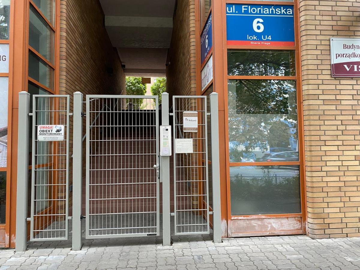 ורשה Komfortowy Apartament Na Florianskiej, Park Praski, Dw Wilenski,W Odleglosci Spaceru Od Starego Miasta, Milo Widziec Gosci Ze Zwierzetami מראה חיצוני תמונה